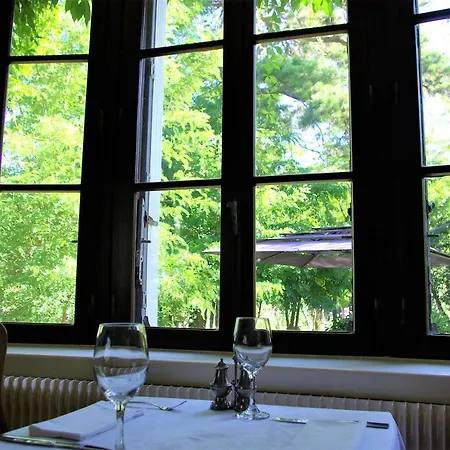 Chateau L'orangerie Panzió Le Chillou